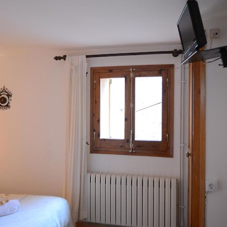 Hostal La Cuineta De Cal Triuet Gósol Eksteriør bilde