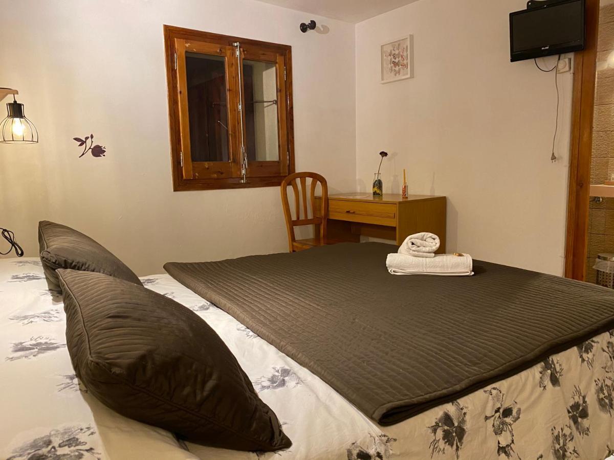 Hostal La Cuineta De Cal Triuet Gósol Eksteriør bilde