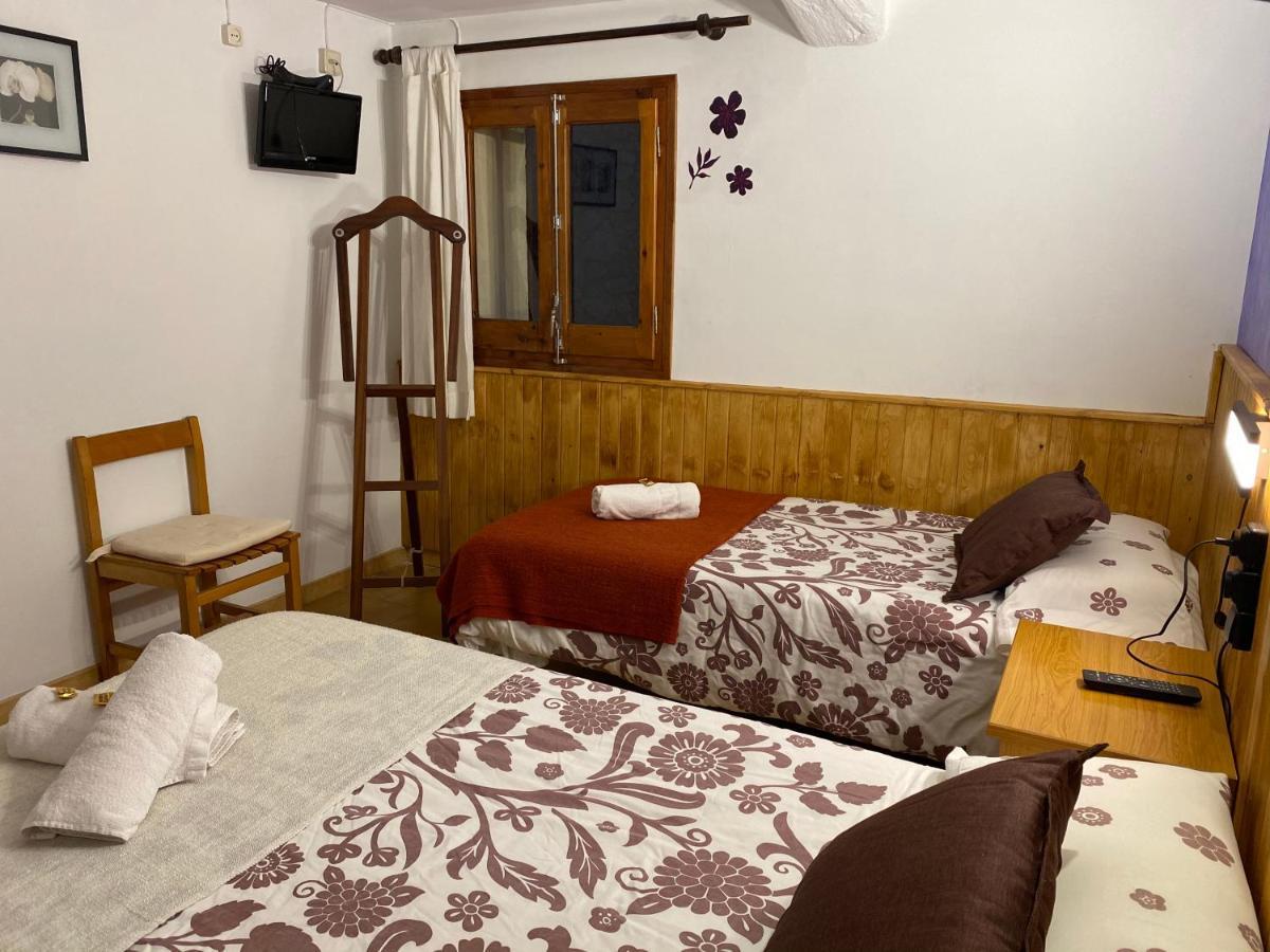 Hostal La Cuineta De Cal Triuet Gósol Eksteriør bilde