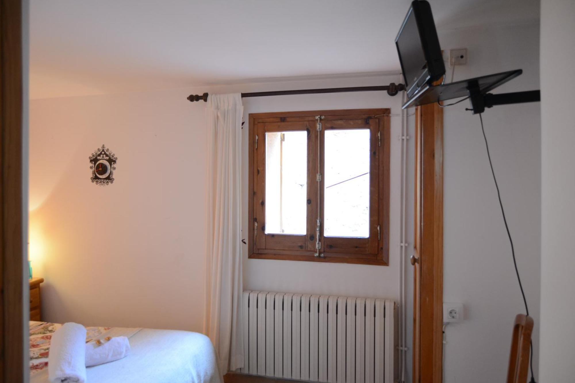 Hostal La Cuineta De Cal Triuet Gósol Eksteriør bilde
