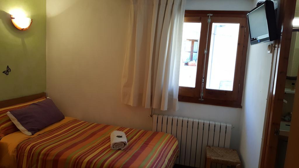 Hostal La Cuineta De Cal Triuet Gósol Eksteriør bilde